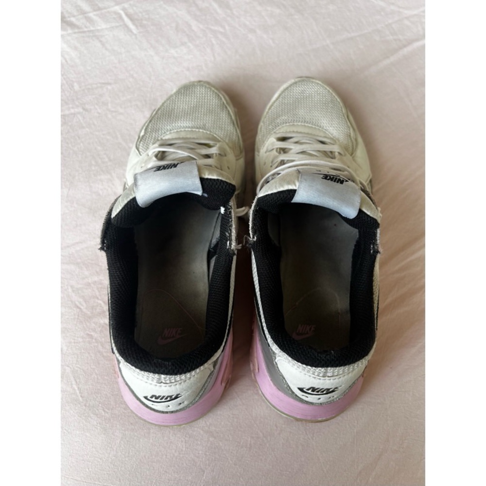 Nike Women’s Air Max Excee Sneaker - Picture 5 of 7